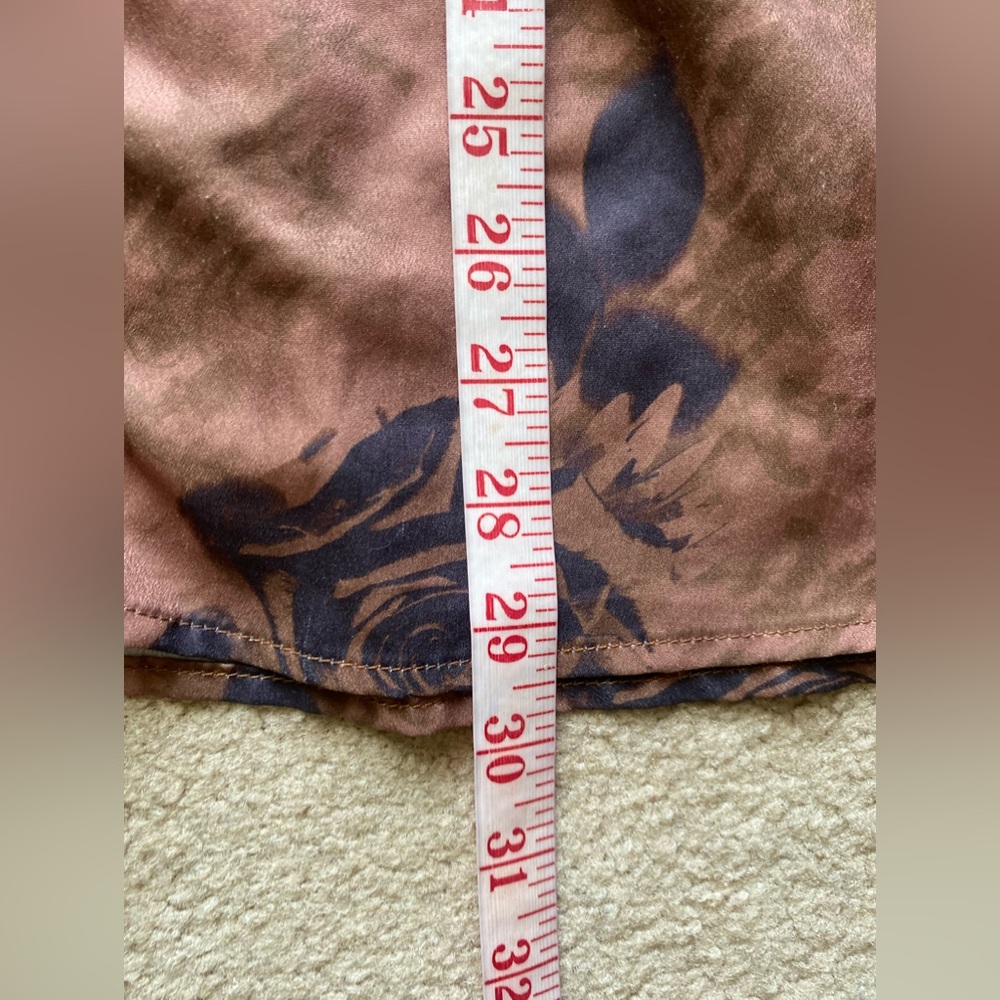Pretty Little Thing brown cinched waist floral digital rose dress button down - Picture 15 of 17